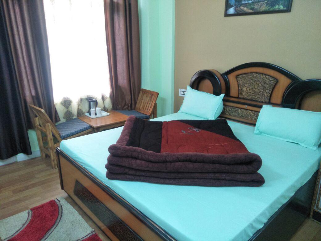 Hotel Mansarovar Banjār Dış mekan fotoğraf