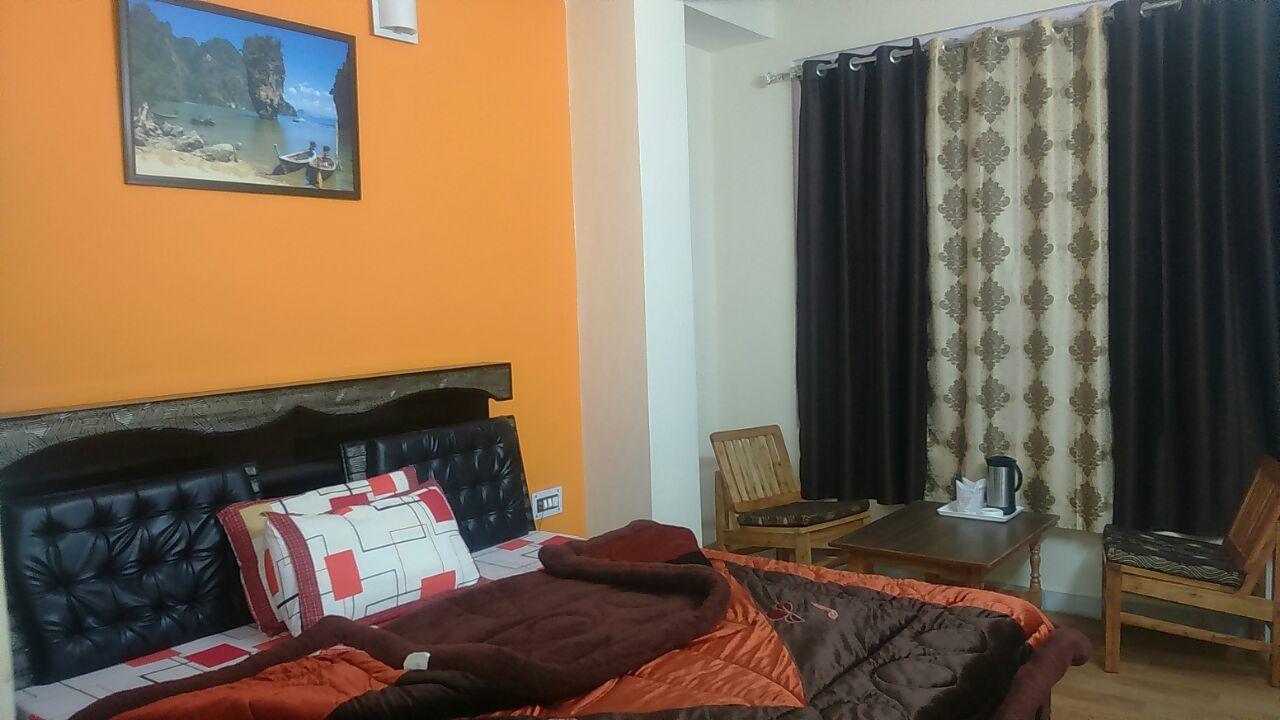 Hotel Mansarovar Banjār Dış mekan fotoğraf
