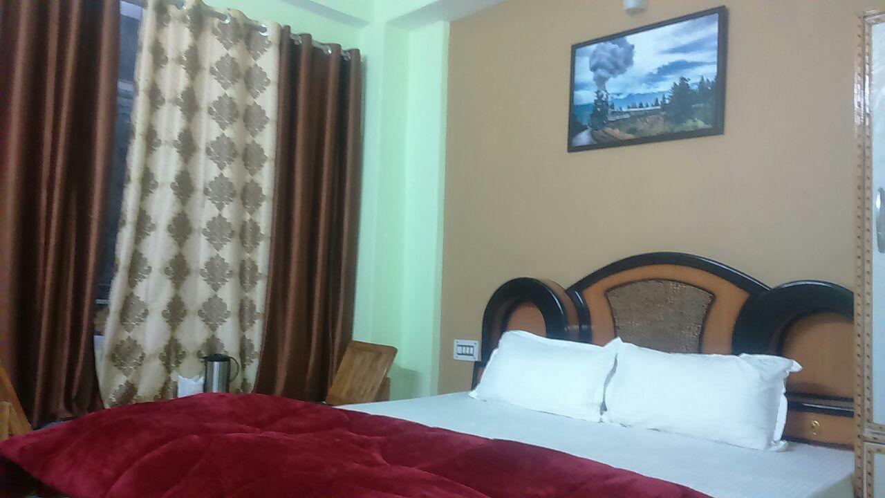Hotel Mansarovar Banjār Dış mekan fotoğraf