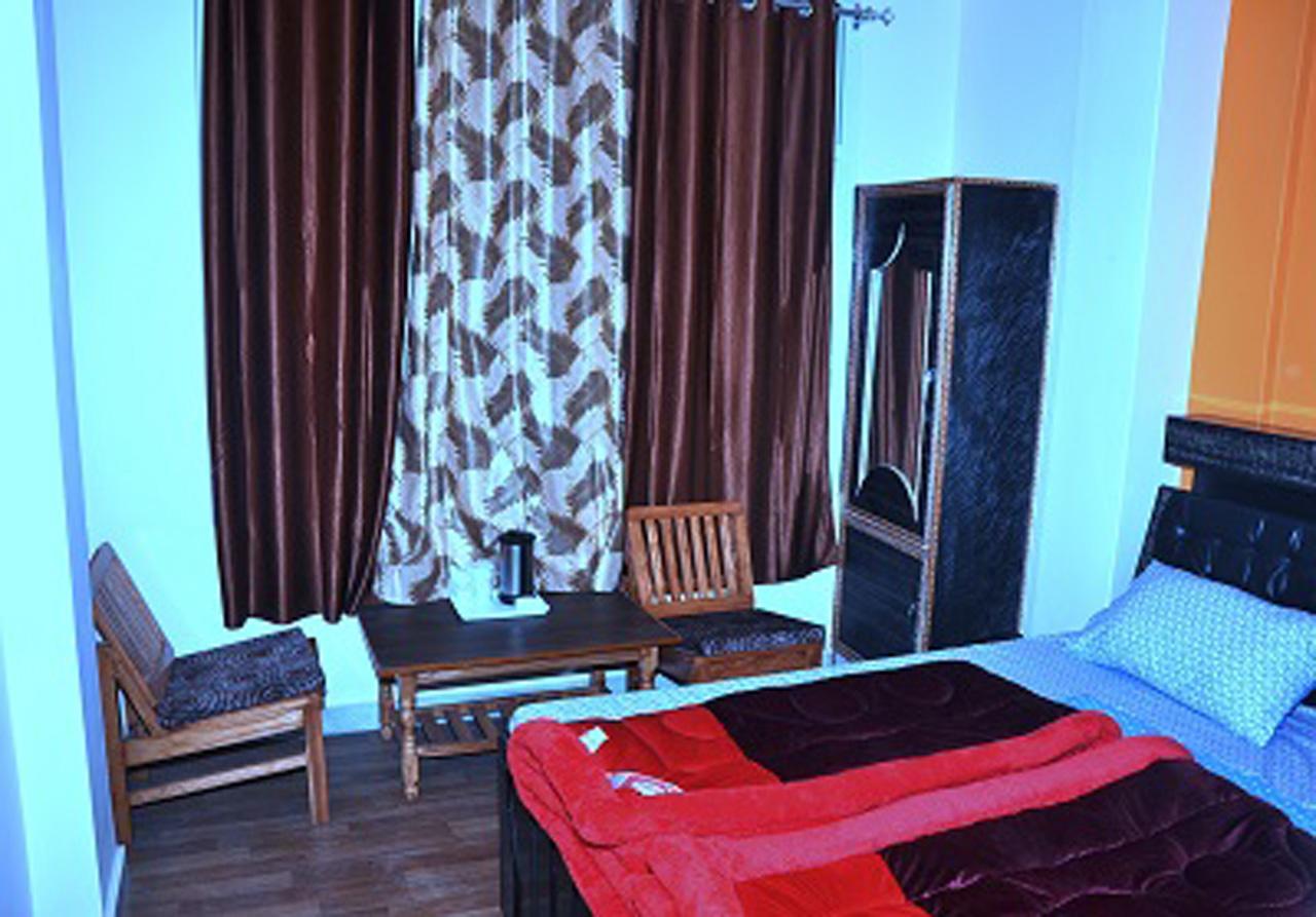 Hotel Mansarovar Banjār Dış mekan fotoğraf